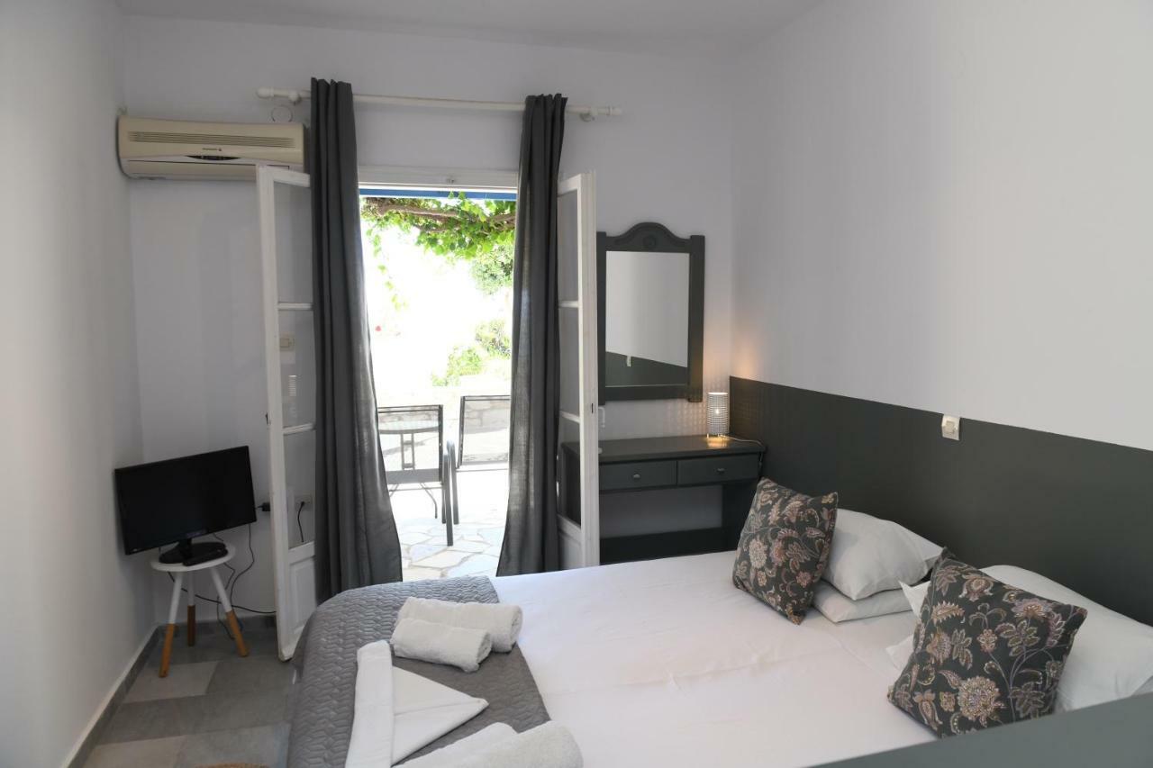 Dryades Family Hotel Drios Eksteriør billede