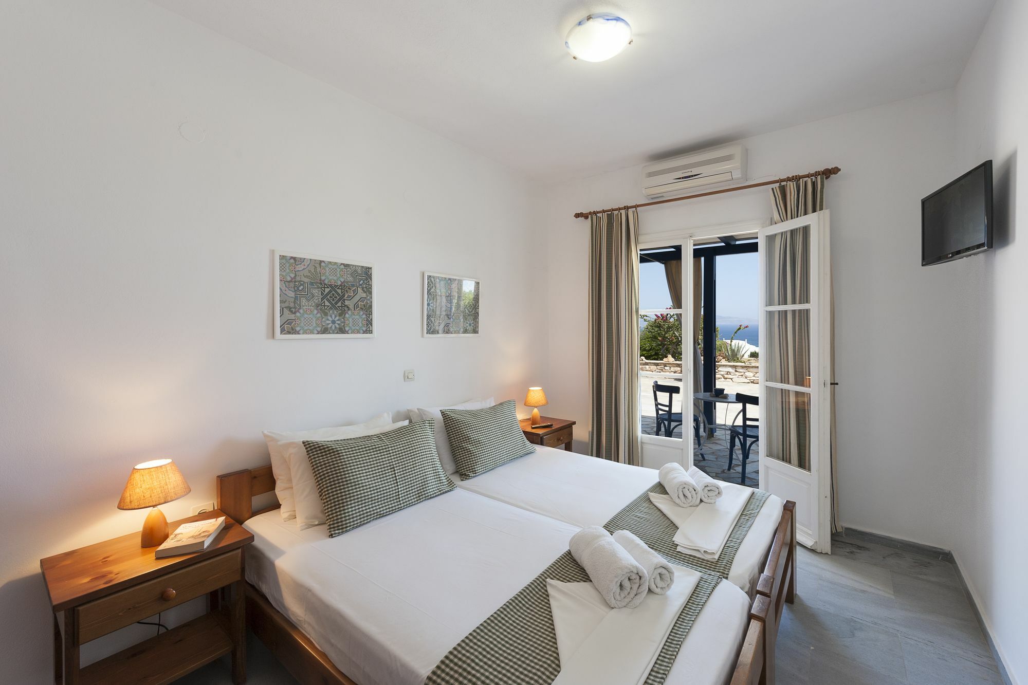 Dryades Family Hotel Drios Eksteriør billede
